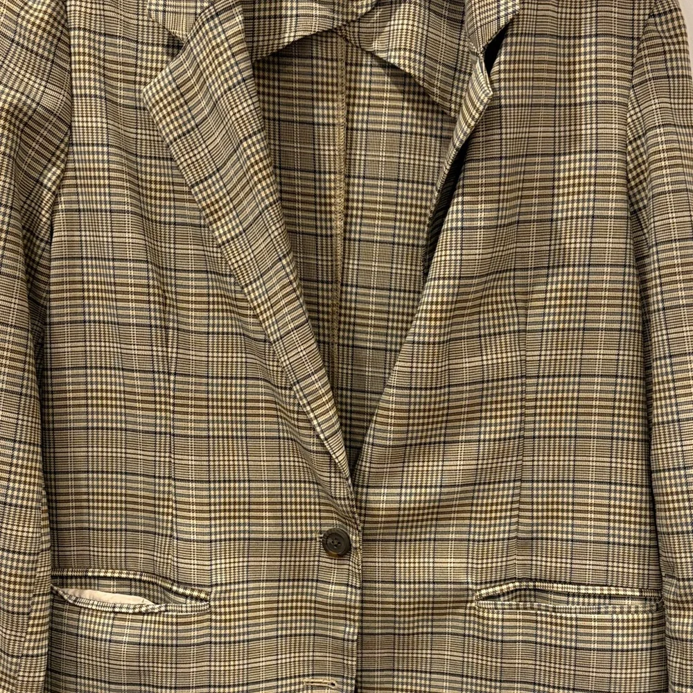 BB Dakota Plaid Blazer - Black and Tan - Picture 4 of 4